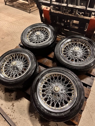 旧車　ワイヤーホイール　専用工具ナットセット