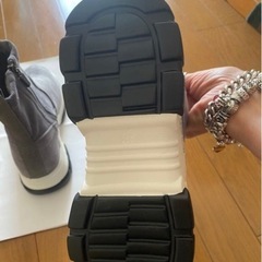 女性ブーツの画像