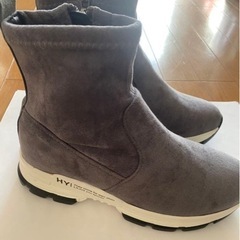 女性ブーツの画像