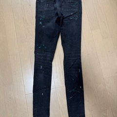 AMIRI  でにむデニムの画像