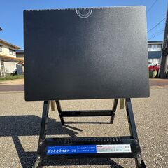 ▲株式会社高儀（TAKAGI）製のアースマンシリーズの折り畳み作業テーブルの画像