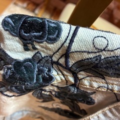 刺繍入りライトブルーデニムジャケットの画像