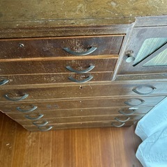 アンティークタンスの画像