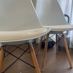 椅子2脚の画像