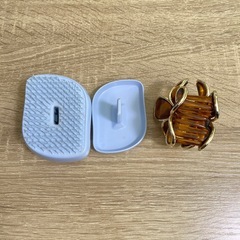 ヘアブラシ　ヘアクリップの画像