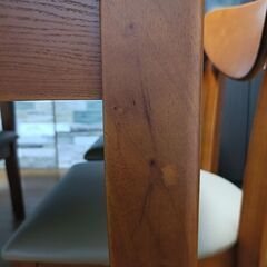 ダイニングテーブルの画像