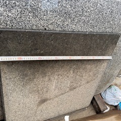 石のテーブルの画像