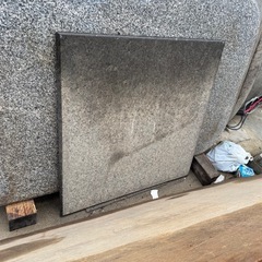 石のテーブルの画像