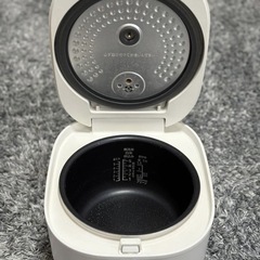 5.5合炊　山善シンプルデザイン炊飯器の画像