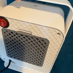 セラミックファンヒーター Wセンサー付き 人感センサー 室温センサー 首振りの画像