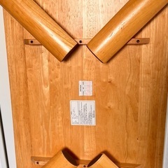 ニトリの折りたたみテーブルの画像