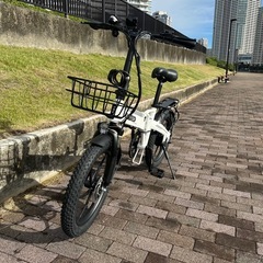 【ほぼ新品】FLYFISH 電動アシスト自転車 ホワイトの画像