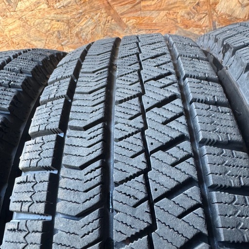 バリ山　BRIDGESTONE ブリヂストン　ブリジストン VRX2 175/70R14 スタッドレス　タイヤ　2021年製　14イン
