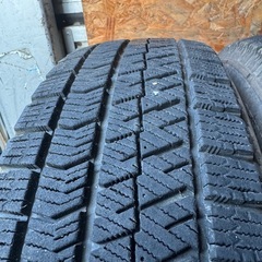 バリ山　BRIDGESTONE ブリヂストン　ブリジストン　VRX2 175/65R15 スタッドレス　タイヤ　2023年製　15インチの画像
