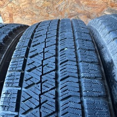 バリ山　BRIDGESTONE ブリヂストン　ブリジストン　VRX2 175/65R15 スタッドレス　タイヤ　2023年製　15インチの画像