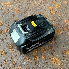 Makita製の18Vリチウムイオンバッテリー、容量6.0Ah。の画像