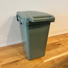 【条件付き】　ゴミ箱　33L 蓋付きの画像