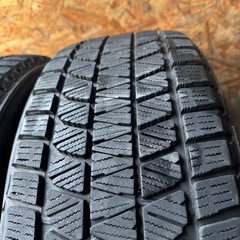 バリ山　BRIDGESTONE ブリヂストン　ブリジストン　DM-V3 235/60R18 スタッドレス　タイヤ　2023年製　18インチ　２本の画像