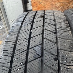 バリ山　BRIDGESTONE ブリヂストン　ブリジストン　VRX3 205/60R16 スタッドレス　タイヤ　2022年製　16インチの画像