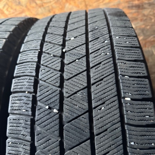 バリ山　BRIDGESTONE ブリヂストン　ブリジストン　VRX3 205/60R16 スタッドレス　タイヤ　2022年製　16イン