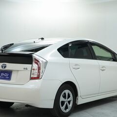 【自社ローン対応】トヨタ プリウス 　Ｇ　衝突被害軽減ブレーキ　サンルーフ　バックカメラの画像