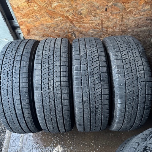 BRIDGESTONE ブリヂストン　ブリジストン　VRX2 215/65R16 スタッドレス　タイヤ　2018年製　16インチ