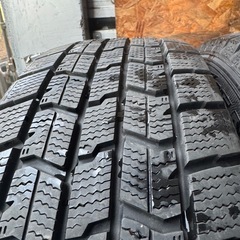 バリ山　GOODYEAR ICENAVI7 185/60R15 スタッドレス　タイヤ　2021年製　15インチの画像