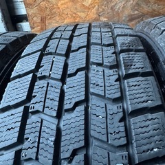 バリ山　GOODYEAR ICENAVI7 185/60R15 スタッドレス　タイヤ　2021年製　15インチの画像