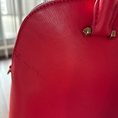 ☆CHARLES&KEITH ハンドバッグ　赤☆の画像