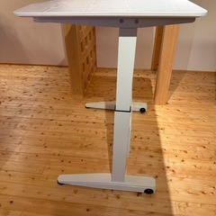 デスク(昇降式)の画像