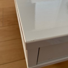 白テーブルの画像