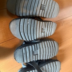 DR MARTEN サンダル　2つの画像