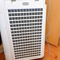 SHARP 空気清浄機　KC-H50の画像