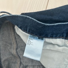 GAPとユニクロのジーンズ3本の画像