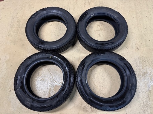 【4本セット】　
スタッドレスタイヤ ブリジストン VRX3 2023製