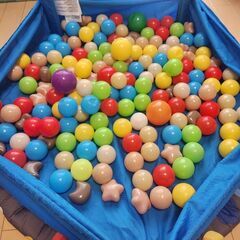 トランポリン　ボールプール　子供　の画像