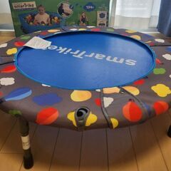 トランポリン　ボールプール　子供　の画像