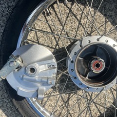 スーパーカブフロントホイールの画像