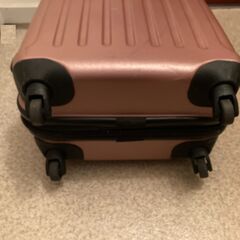 キャリーケース　ピンクの画像