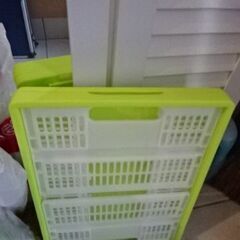 収納ボックス　４点、緑１点の画像
