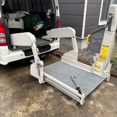 ハイエース　福祉車両　カスタム　バイク運び等の画像