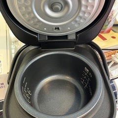 【美品】タイガー マイコンジャー炊飯器 JBS-A055の画像