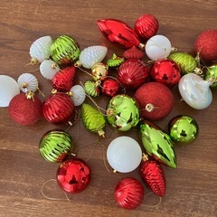 クリスマスツリー　オーナメント付き　の画像