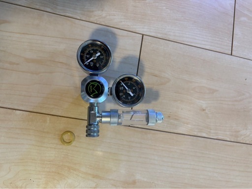 ミドボン5kg　CO2ボンベ中身なし 　レギュレータセット