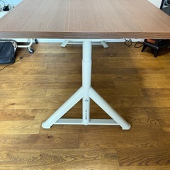 IKEA ダイニングテーブルの画像