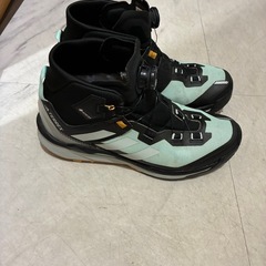 アディダス テレックス スカイチェイサー テック ミッド GTX IE6890の画像