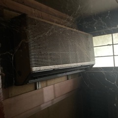 【取引者と調整中】冷蔵庫とブラウン管テレビ無料引き取りの方、エアコン２台差し上げます。の画像