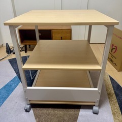 キャスター付きラックの画像