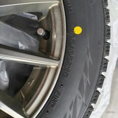 スタッドレスタイヤ　165/65R15の画像