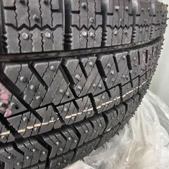 スタッドレスタイヤ　165/65R15の画像
